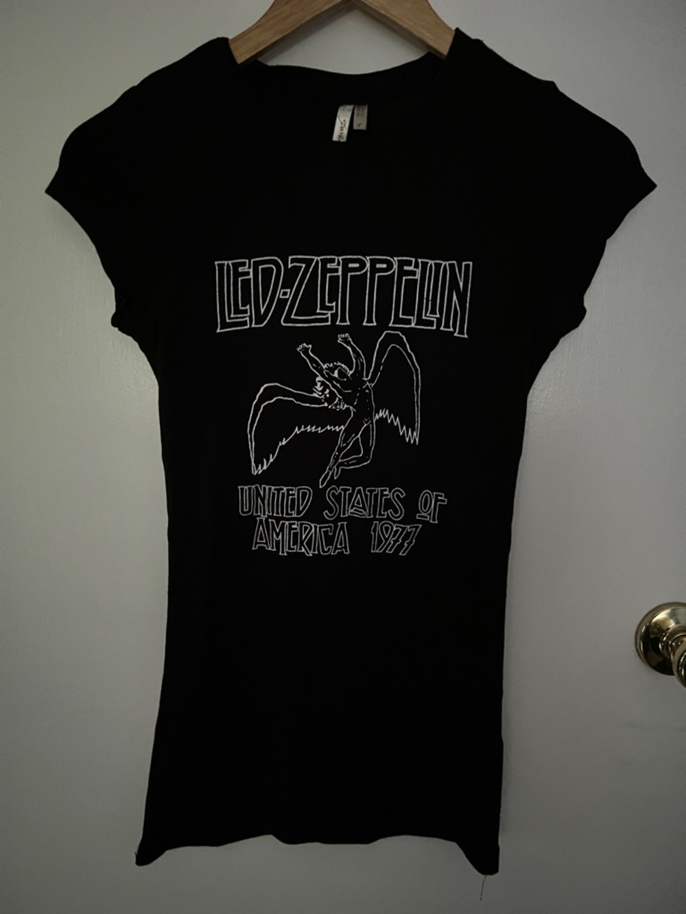 Led Zeppelin Black Graphic Tee - White Print size small